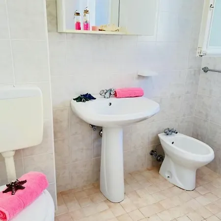 With Balcony 100m From The Sea Appartement