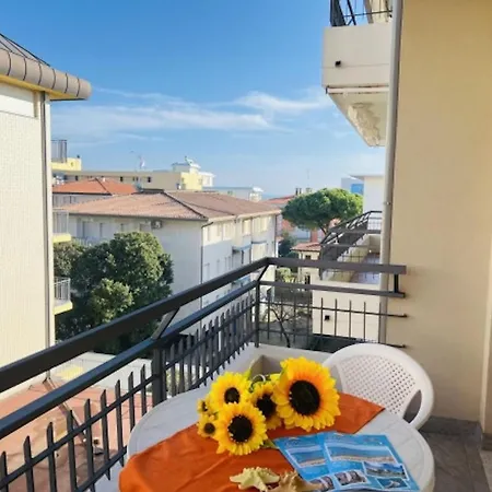 With Balcony 100m From The Sea Appartement